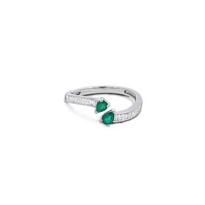 9ct White Gold Claw Set Emerald & Baguette Diamond Ring